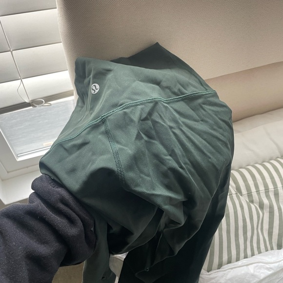 Lululemon wunder train legging size 4 cropped - Picture 4 of 4